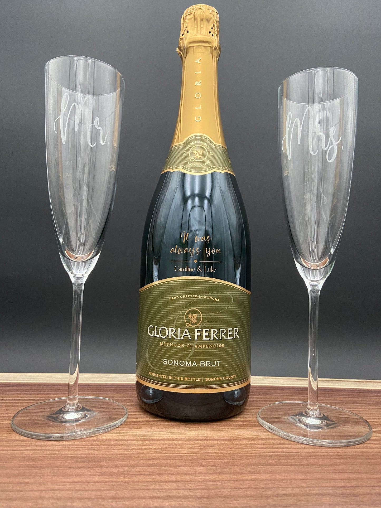 Engraved Champagne Flutes (set of 2)