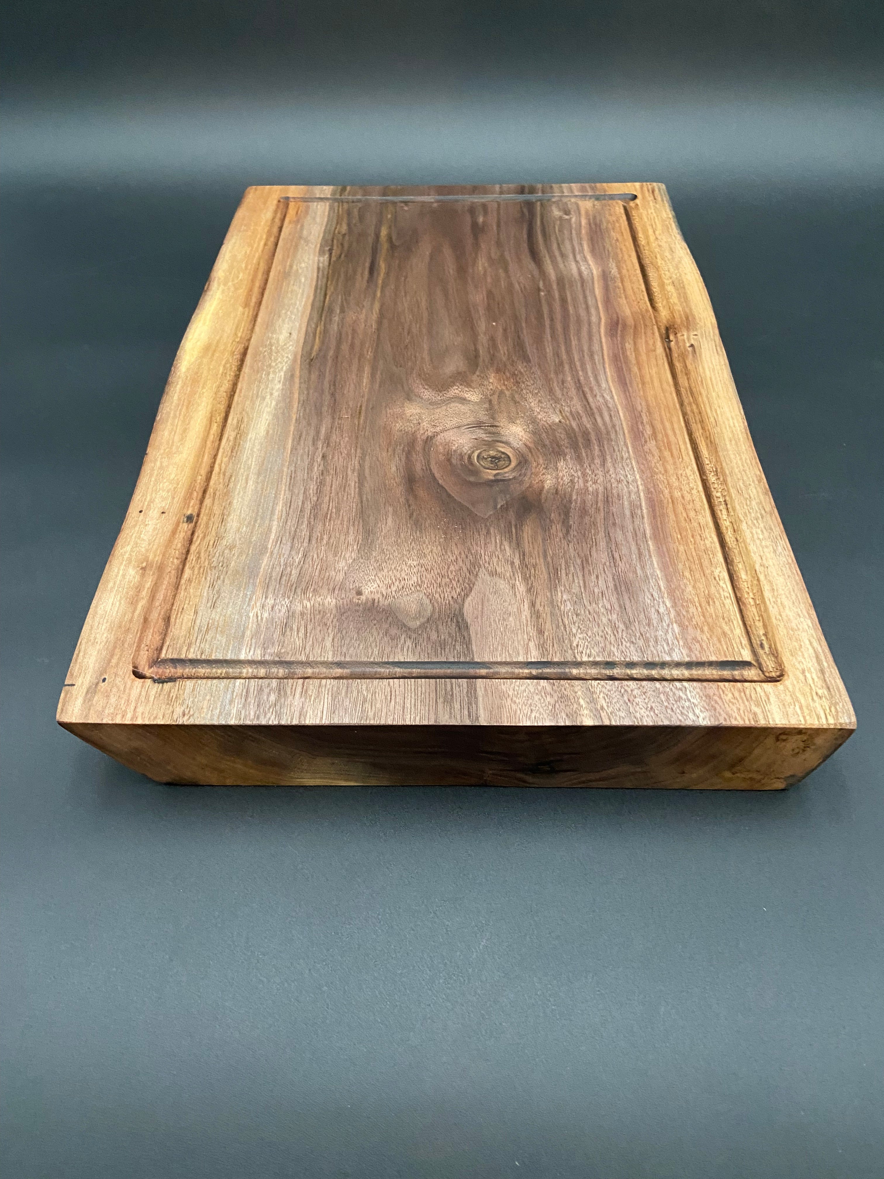 Live Edge Walnut Cutting Chopping Board with hot Juice Groove